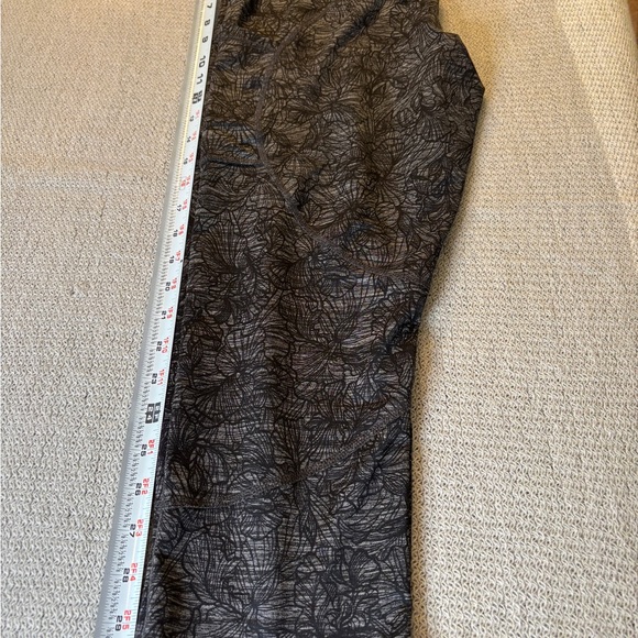 Patterned Yoga Pants - Picture 6 of 8